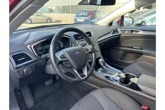 Ford Mondeo (2016) thumbnail 3