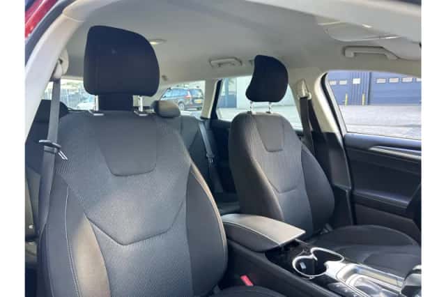 Ford Mondeo (2016) thumbnail 4