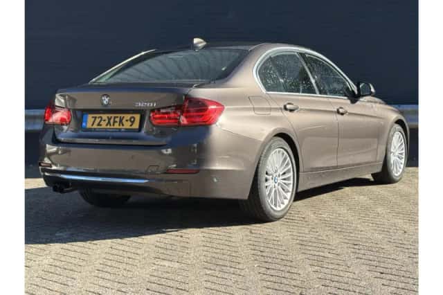 BMW 3-Serie (2012) thumbnail 2