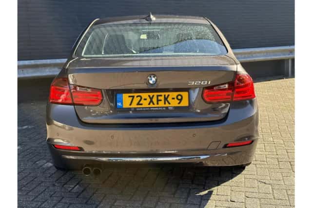 BMW 3-Serie (2012) thumbnail 6
