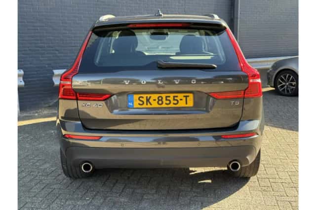 Volvo XC60 (2018) thumbnail 6