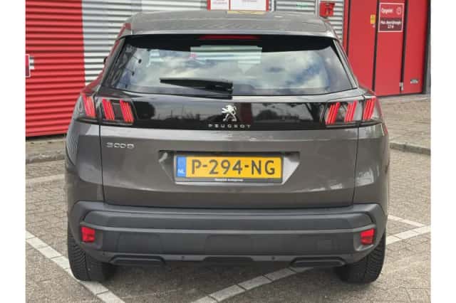 Peugeot 3008 (2022) thumbnail 6