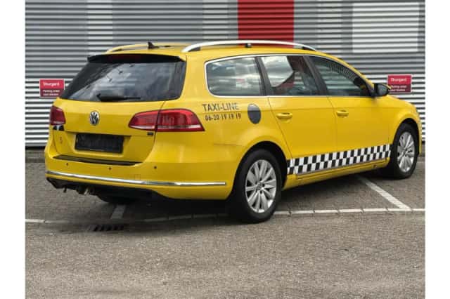 Volkswagen Passat (2014) thumbnail 2