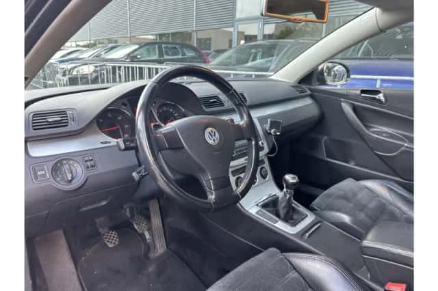 Volkswagen Passat (2006) thumbnail 3