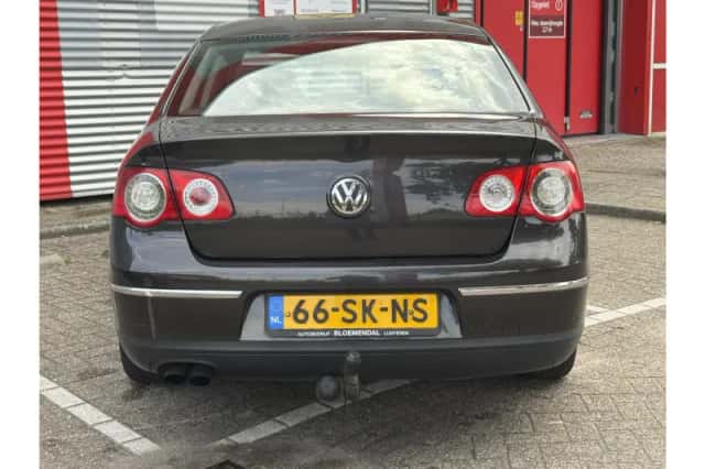 Volkswagen Passat (2006) thumbnail 6