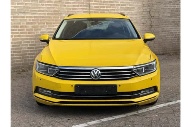 Volkswagen Passat (2015) thumbnail 5