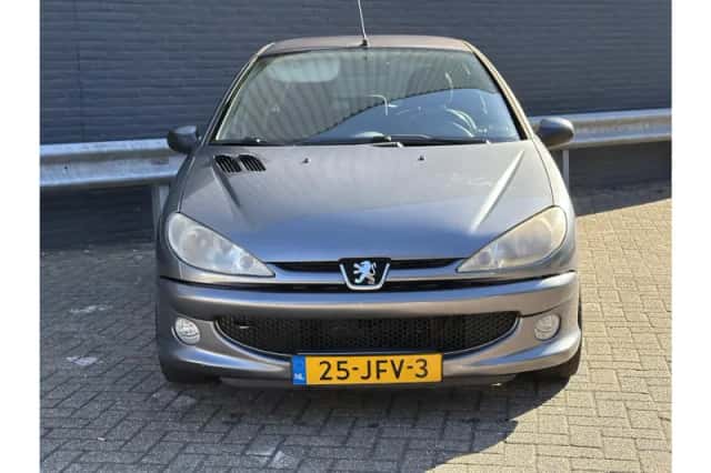 Peugeot 206 (2009) thumbnail 5