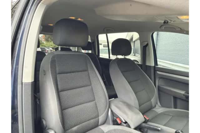 Volkswagen Touran (2013) thumbnail 4
