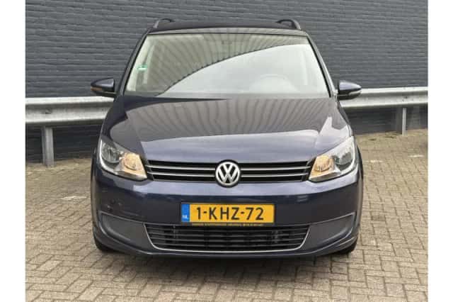 Volkswagen Touran (2013) thumbnail 5
