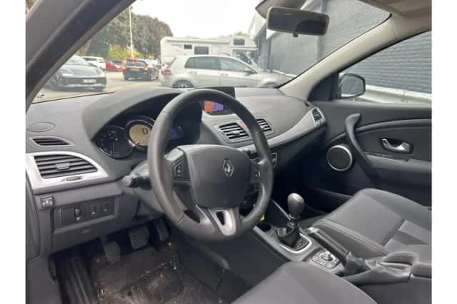 Renault Mégane (2010) thumbnail 3