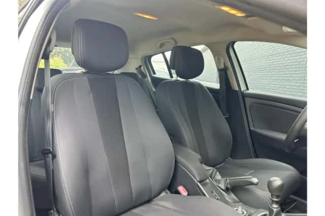 Renault Mégane (2010) thumbnail 4