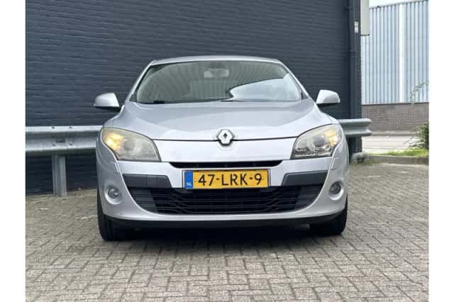 Renault Mégane (2010) thumbnail 5