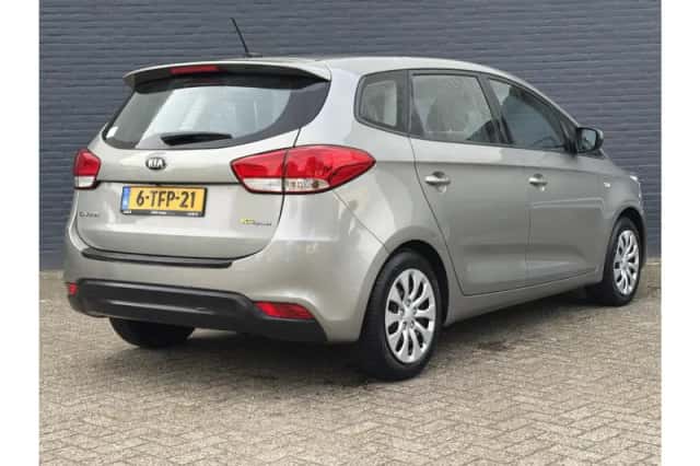 Kia Carens (2014) thumbnail 2