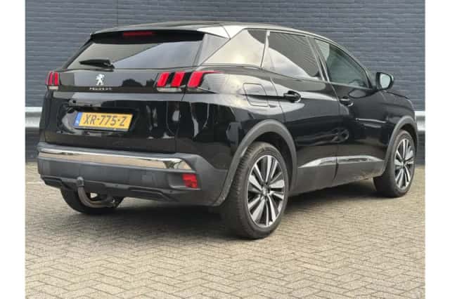 Peugeot 3008 (2019) thumbnail 2