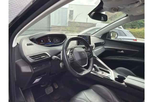 Peugeot 3008 (2019) thumbnail 3