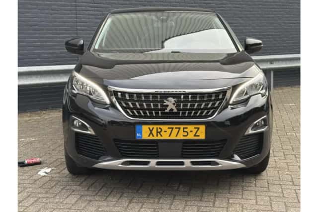 Peugeot 3008 (2019) thumbnail 5