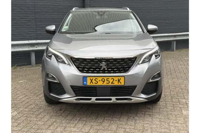 Peugeot 3008 (2019) thumbnail 5