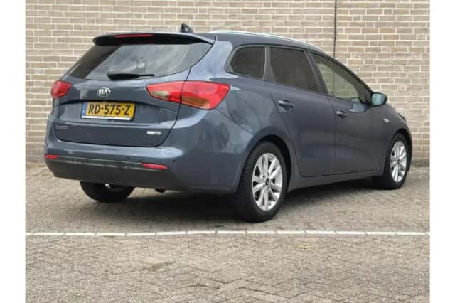 Kia Ceed (2017) thumbnail 2
