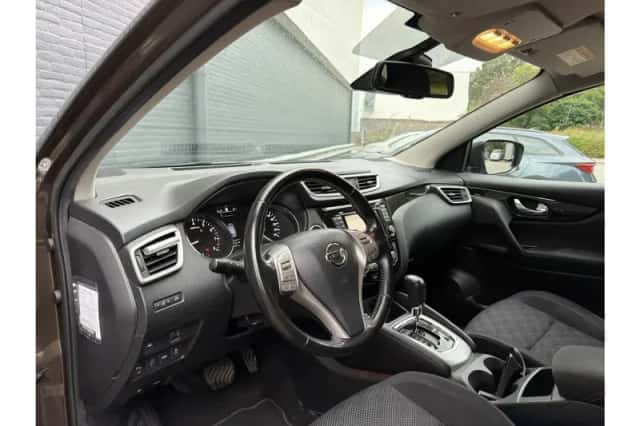 Nissan Qashqai (2016) thumbnail 3