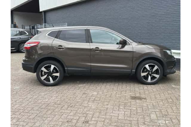 Nissan Qashqai (2016) thumbnail 5