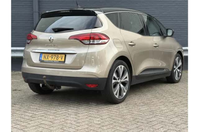 Renault Scénic (2017) thumbnail 2