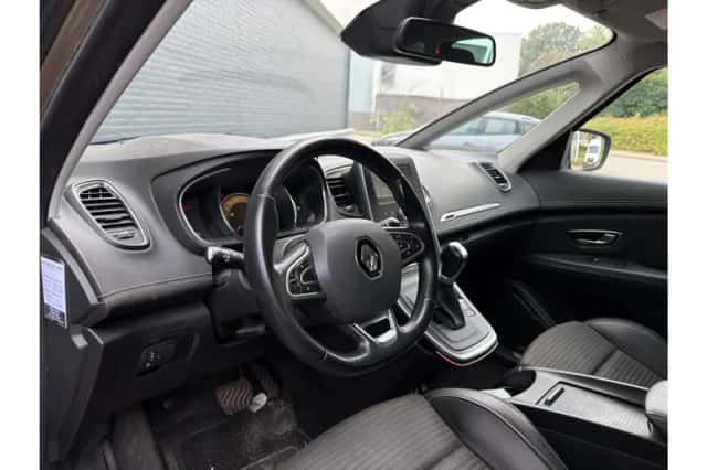 Renault Scénic (2017) thumbnail 3
