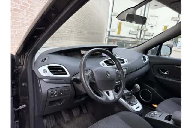 Renault Grand Scénic (2010) thumbnail 3