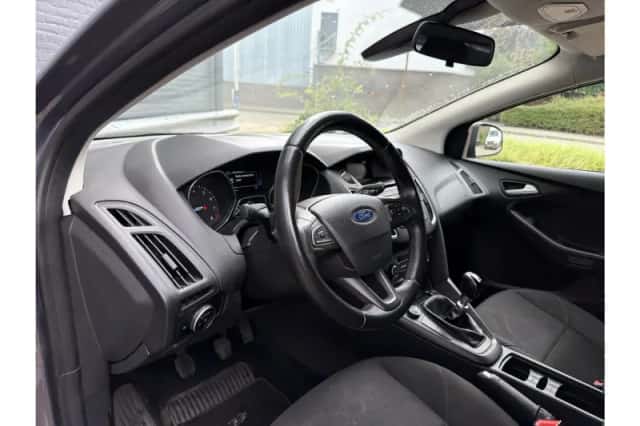 Ford Focus (2015) thumbnail 3