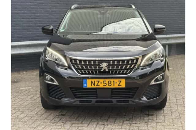 Peugeot 3008 (2017) thumbnail 5