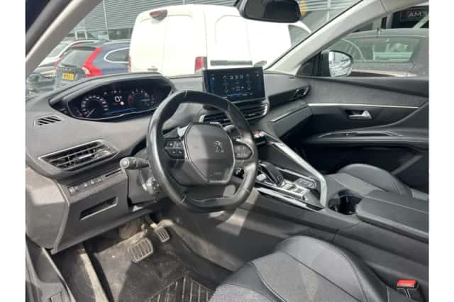 Peugeot 3008 (2021) thumbnail 3