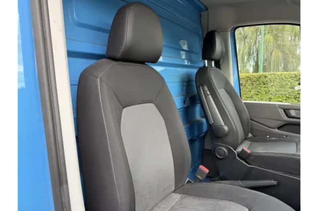 Volkswagen Crafter (2021) thumbnail 4