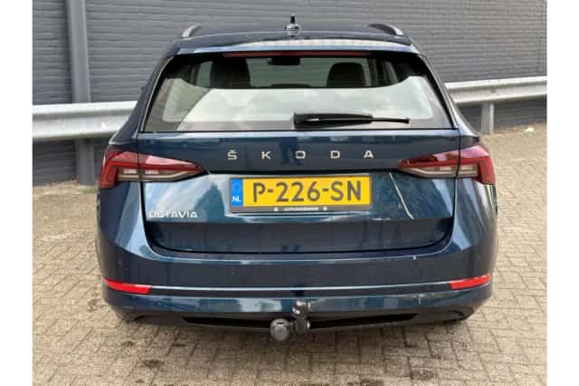 Škoda Octavia (2022) thumbnail 6