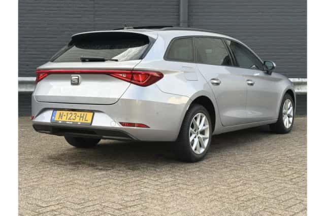 SEAT Leon Sportstourer (2021) thumbnail 2