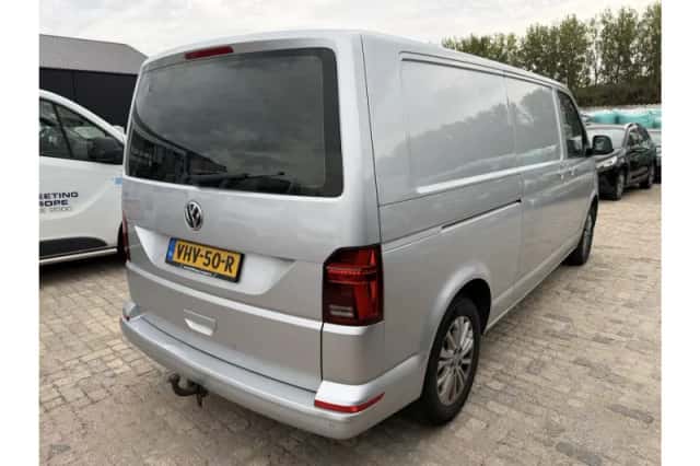 Volkswagen Transporter (2021) thumbnail 2