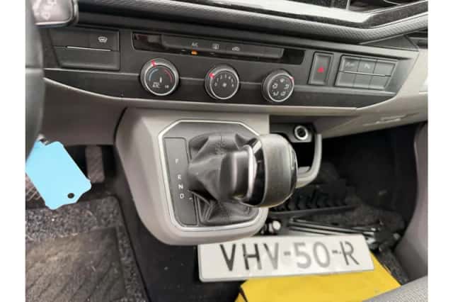 Volkswagen Transporter (2021) thumbnail 5