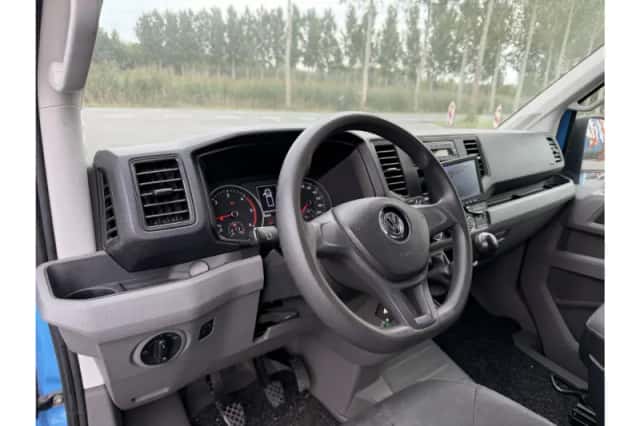 Volkswagen Crafter (2020) thumbnail 3