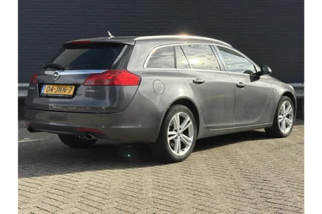 Opel Insignia (2009) thumbnail 2