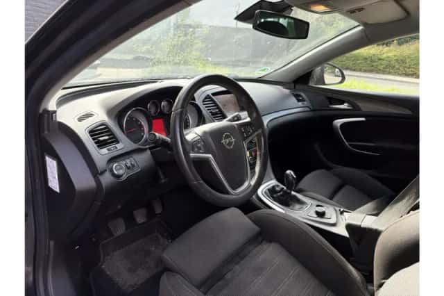 Opel Insignia (2009) thumbnail 3