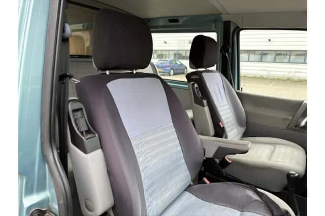 Volkswagen Transporter (2002) thumbnail 4