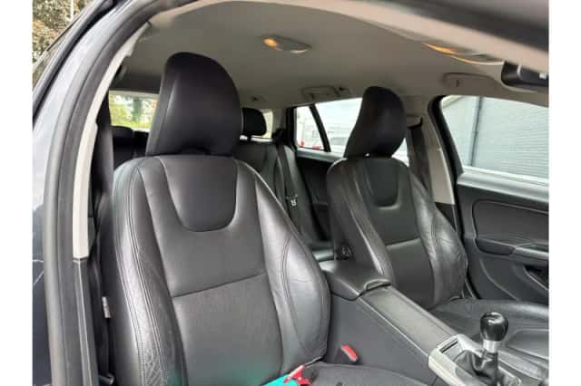 Volvo V60 (2011) thumbnail 4