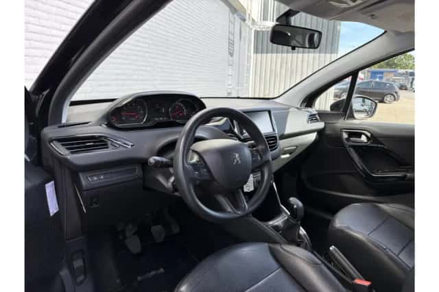 Peugeot 208 (2013) thumbnail 3