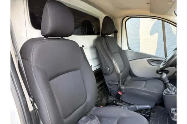 Renault Trafic (2016) thumbnail 4