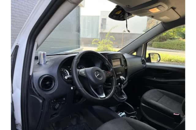 Mercedes-Benz Vito (2015) thumbnail 3