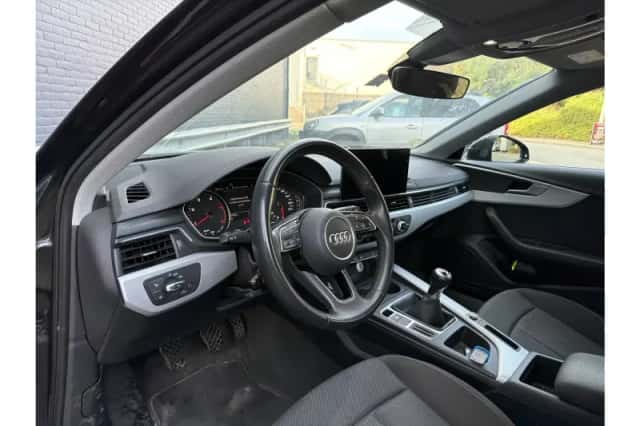 Audi A4 (2020) thumbnail 3