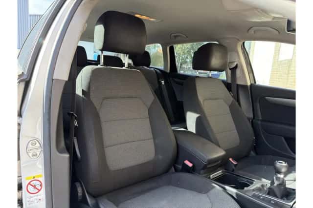 Volkswagen Passat (2013) thumbnail 4