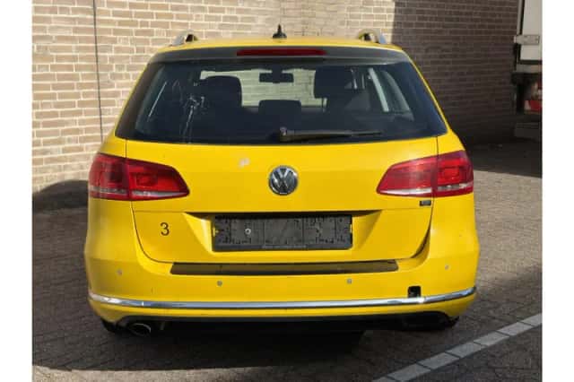 Volkswagen Passat (2013) thumbnail 6