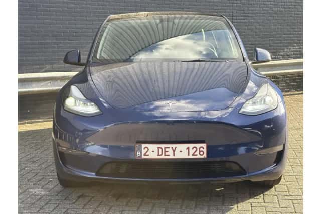 Tesla Model Y (2023) thumbnail 5