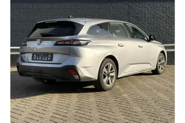 Peugeot 308 (2023) thumbnail 2