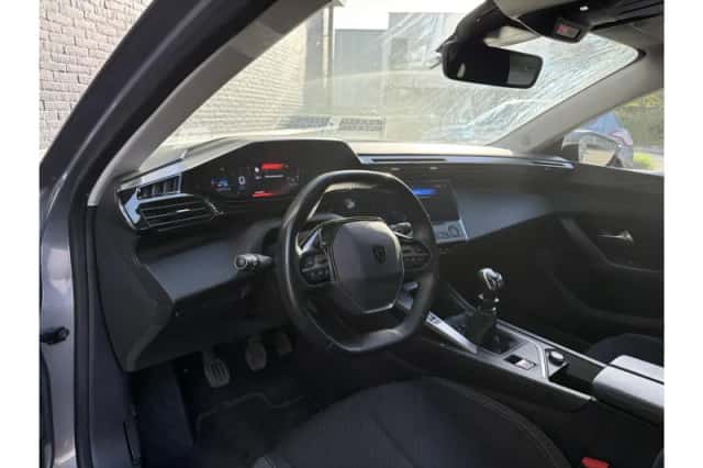 Peugeot 308 (2023) thumbnail 3