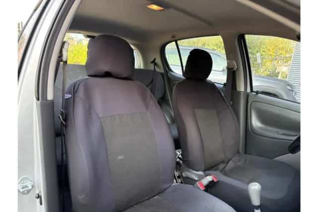 Toyota Yaris (2003) thumbnail 4